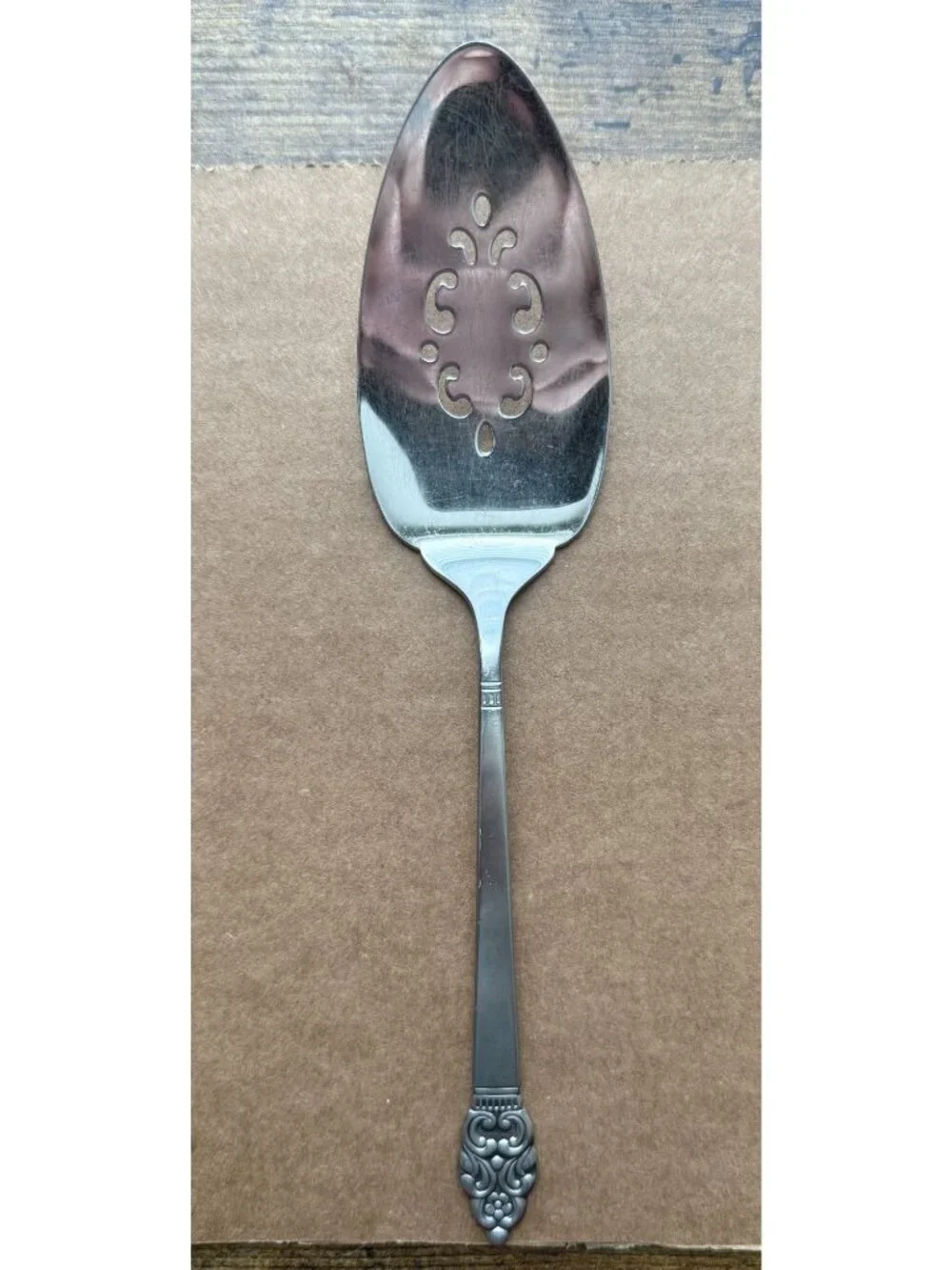 Oneida Community Vinland‎ (Stainless) Pattern Pierced Pie Server 9 1/2 inch